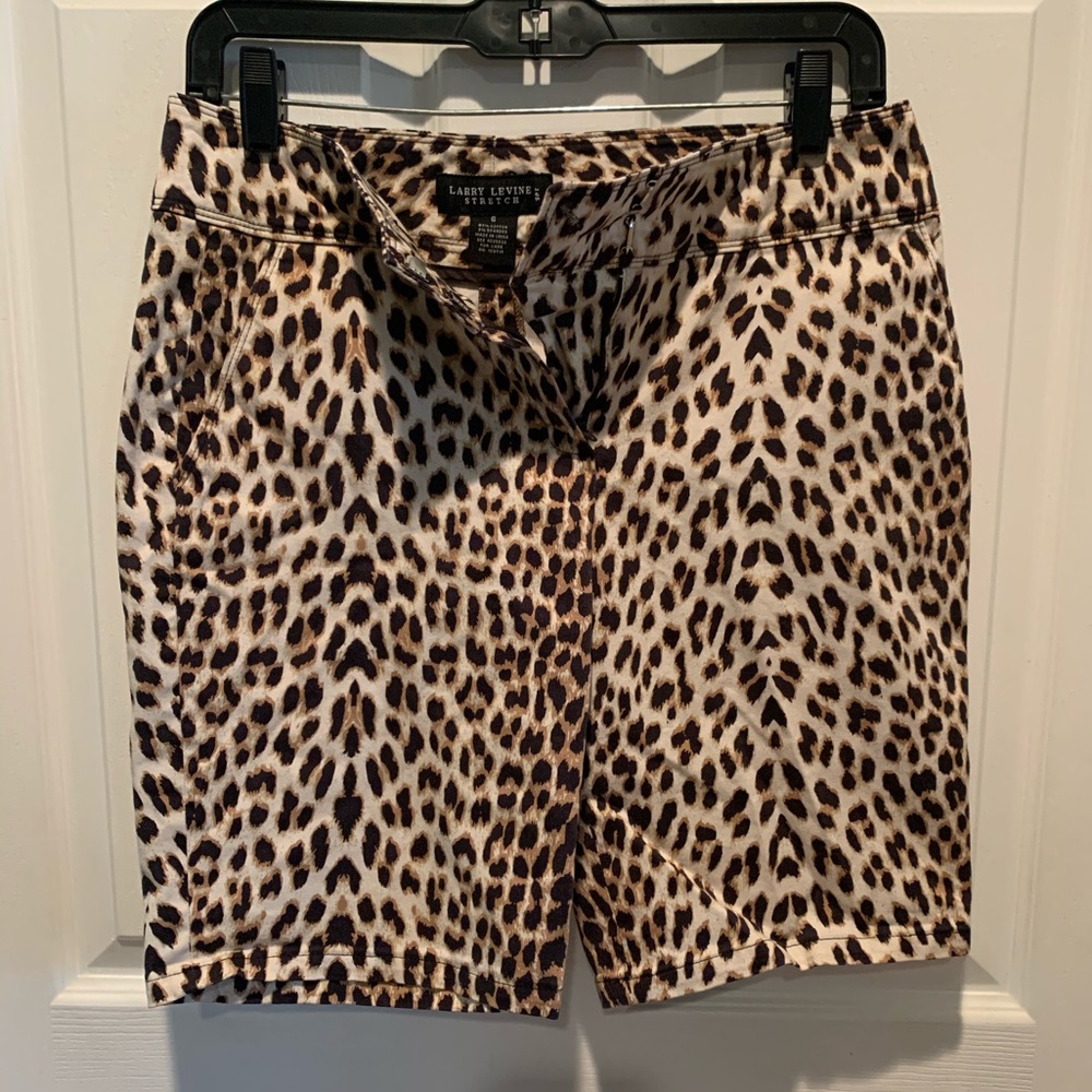 Leopard print shorts size 6 Womans